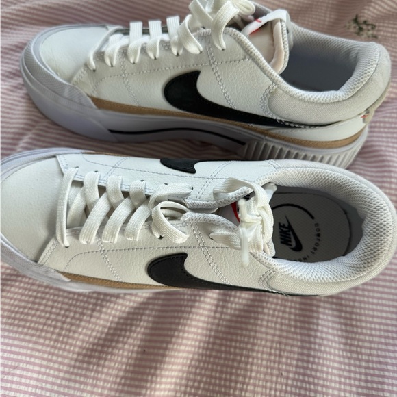 Nike Court Legacy Lift Women's Shoes - Picture 2 of 4